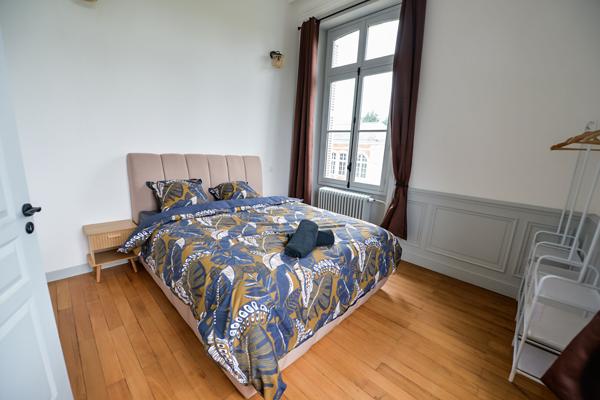 49000 ANGERS APPARTEMENT DE CARACTERE - 2CH - GRANDE PIECE DE VIE - PARKING