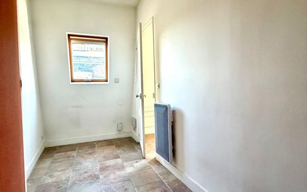 Appartement à vendre    3 pièces • 41,97 m2 Paris 17