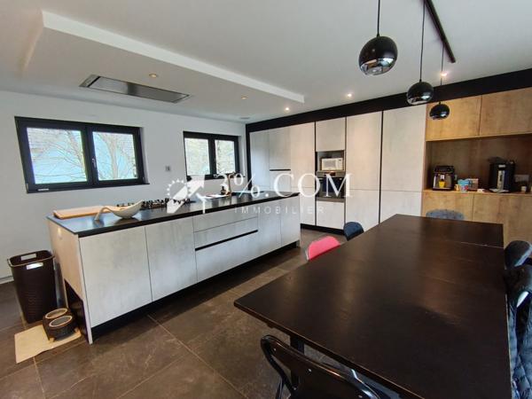 Villa 5 pièce(s) 3 chambre(s) 136 m²