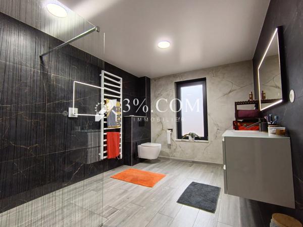 Villa 5 pièce(s) 3 chambre(s) 136 m²