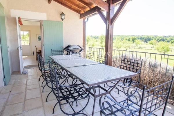 Périgourdine Maison de campagne située dans un domaine de golf prestigieux, avec piscine et jardin paysager