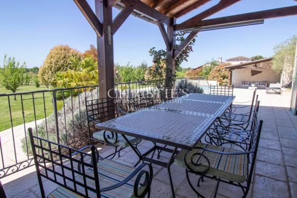 Périgourdine Maison de campagne située dans un domaine de golf prestigieux, avec piscine et jardin paysager