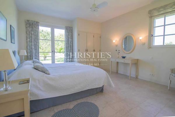 Périgourdine Maison de campagne située dans un domaine de golf prestigieux, avec piscine et jardin paysager