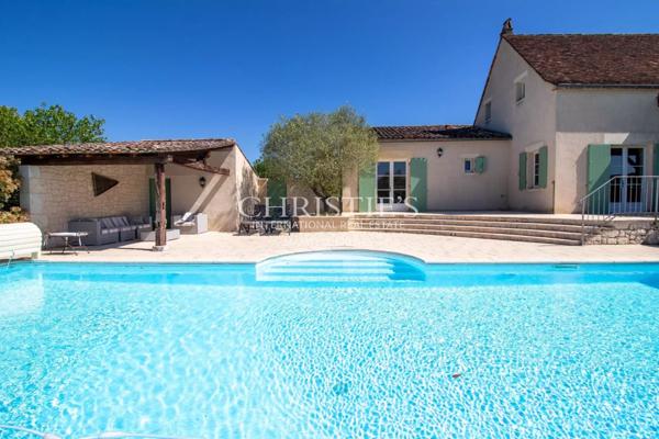 Périgourdine Maison de campagne située dans un domaine de golf prestigieux, avec piscine et jardin paysager