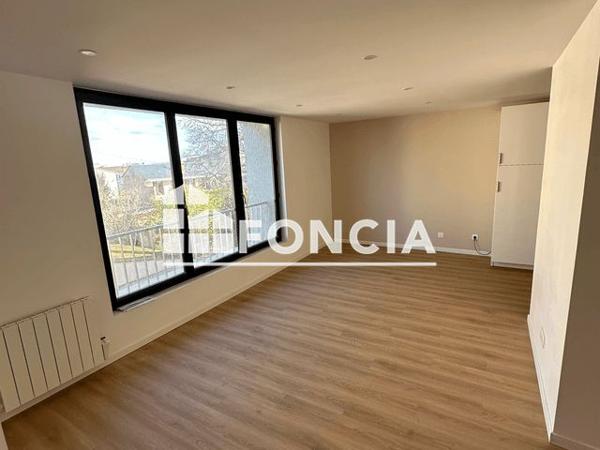 Location Appartement 3 pièces 65.36 m² - 7 RUE VALENTIN HAUY Poitiers 86000