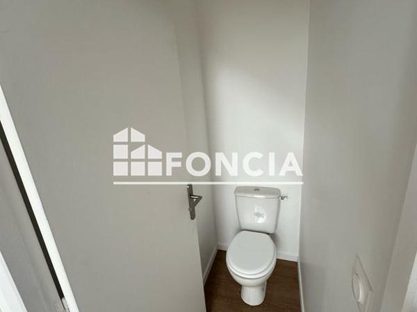 Location Appartement 3 pièces 65.36 m² - 7 RUE VALENTIN HAUY Poitiers 86000