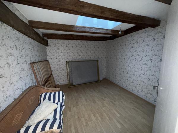 Maison  6 pièce(s)  4 chambre(s)  137 m²