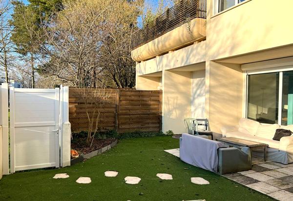 Appartement de type 5 avec terrasse et stationnement sur Angers quartier Orgemont/ clinique de l'Anjou