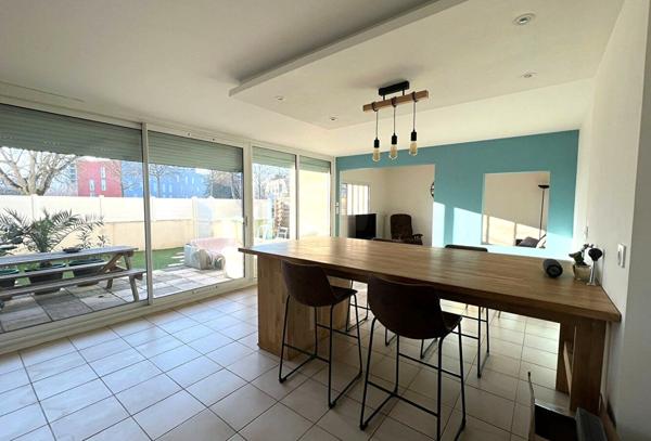 Appartement de type 5 avec terrasse et stationnement sur Angers quartier Orgemont/ clinique de l'Anjou