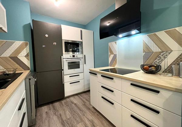 Appartement de type 5 avec terrasse et stationnement sur Angers quartier Orgemont/ clinique de l'Anjou