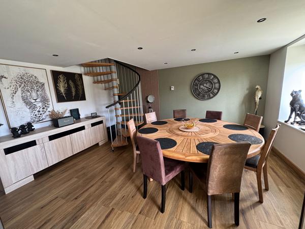 A VENDRE Maison proche LANDIVISIAU 8 pièces 150 m2