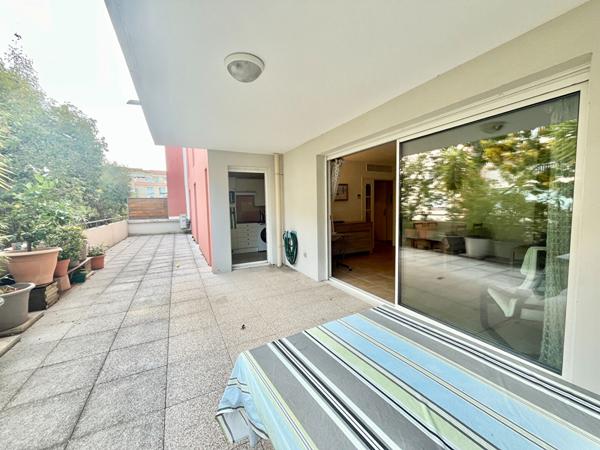 T3 Centre Ville - Terrasse - Garage - Tout à pieds