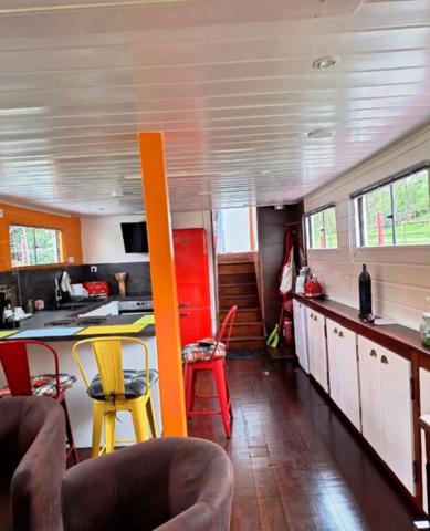 21200 BEAUNE -  PENICHE 23 mètres - 100 m2 habitable - 2 Chambres - Tout confort