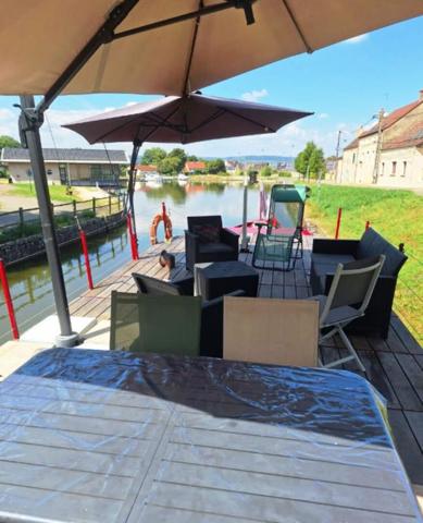 21200 BEAUNE -  PENICHE 23 mètres - 100 m2 habitable - 2 Chambres - Tout confort