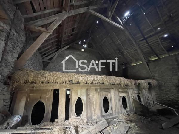 Grange avec dépendance à restaurer