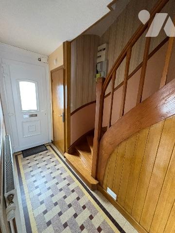 Belle maison de ville avec garage et petit terrain proche de toutes commodités