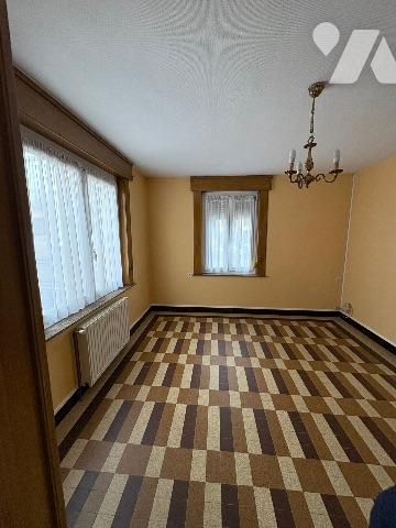 Belle maison de ville avec garage et petit terrain proche de toutes commodités