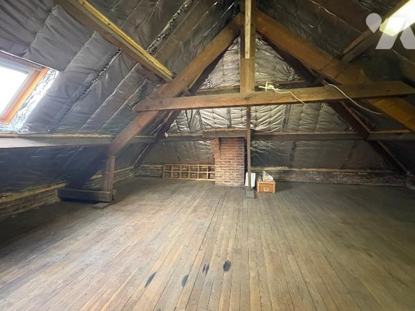 Belle maison de ville avec garage et petit terrain proche de toutes commodités