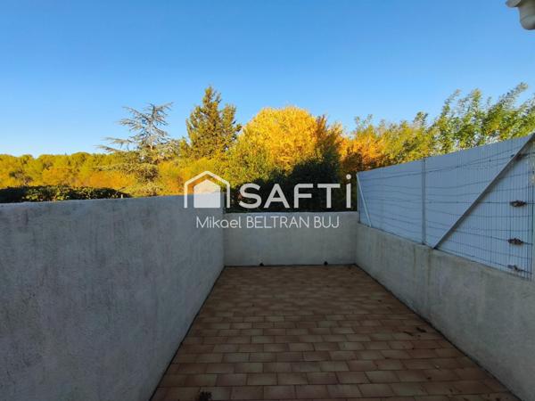 Villa de plain-pied avec appartement indépendant sur terrain de 1200 m²