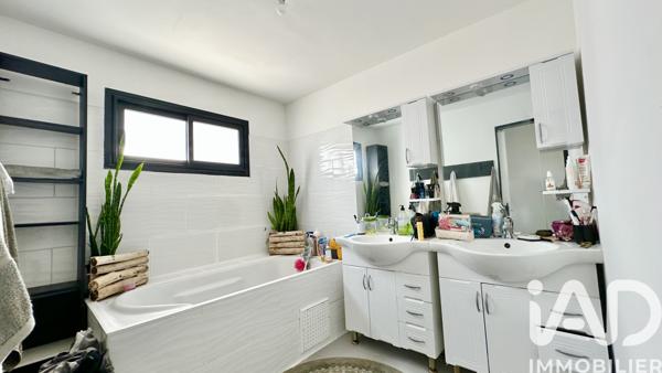 Maison à vendre 11 pièces 210 m² Le Tampon