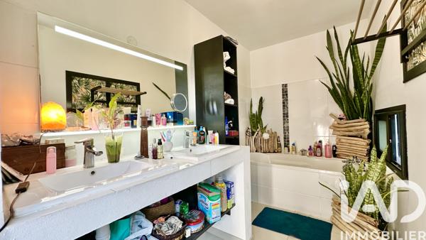 Maison à vendre 11 pièces 210 m² Le Tampon