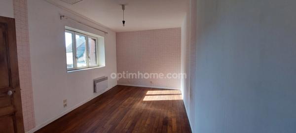 Maison habitable de suite avec des pièces Belles Lumineuses !