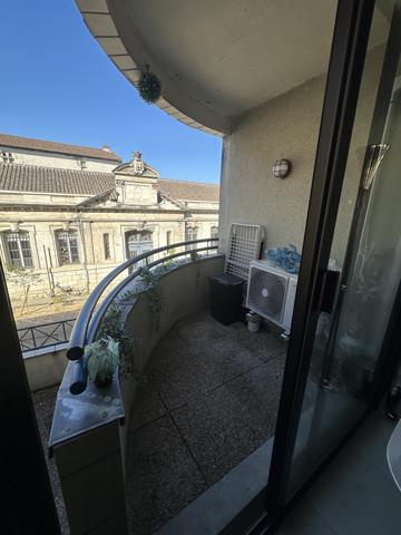 Marmande coeur de ville à louer appartement T2 meublé, climatisé avec terrasse, acsenseur et parking