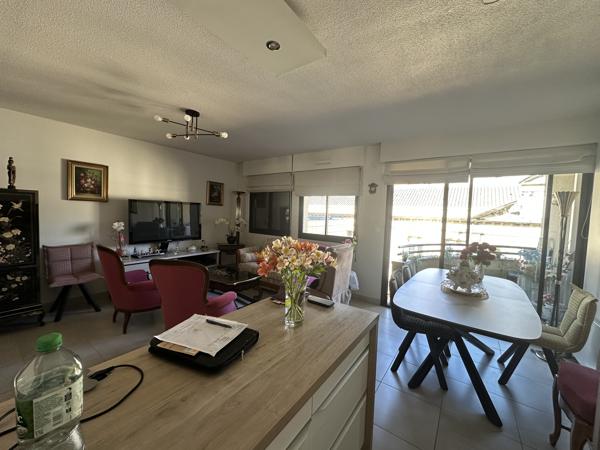 Marmande coeur de ville à louer appartement T2 meublé, climatisé avec terrasse, acsenseur et parking