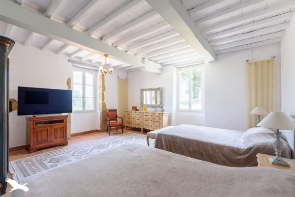 Maison à vendre 399 000 € Projan 5 p 265 m² DPE D