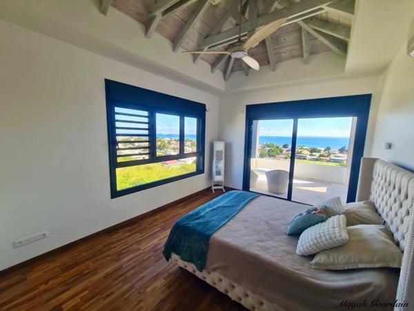 A VENDRE - VILLA D’EXCEPTION – VUE MER PANORAMIQUE & PRESTATIONS ULTRA LUXE - SAINT FRANCOIS