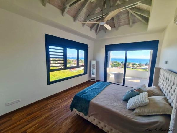 A VENDRE - VILLA D’EXCEPTION – VUE MER PANORAMIQUE & PRESTATIONS ULTRA LUXE - SAINT FRANCOIS