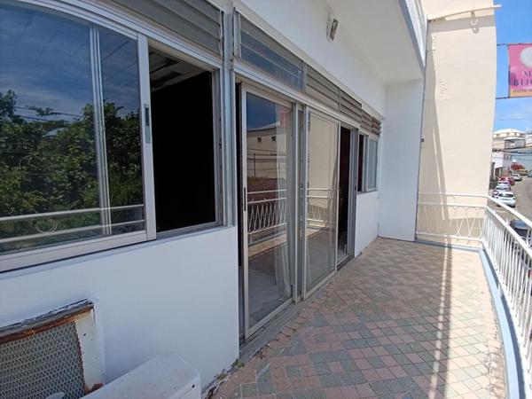 Immeuble Le Robert 7 pièce(s) 212,34  m2 IMMEUBLE À FORT POTENTIEL | LOCAL LOUÉ + HABITATION À CRÉER |