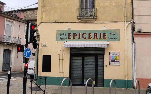 Immeuble à vendre    5 pièces • 162 m2 Nîmes