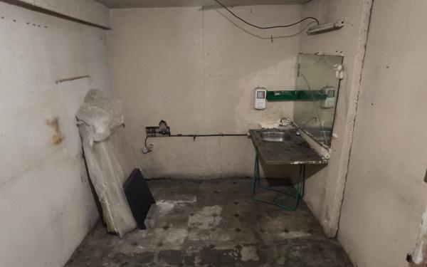 Immeuble à vendre    5 pièces • 162 m2 Nîmes