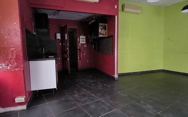 Immeuble à vendre    5 pièces • 162 m2 Nîmes