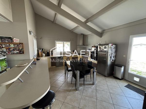 Élégante villa contemporaine avec piscine à Tosse