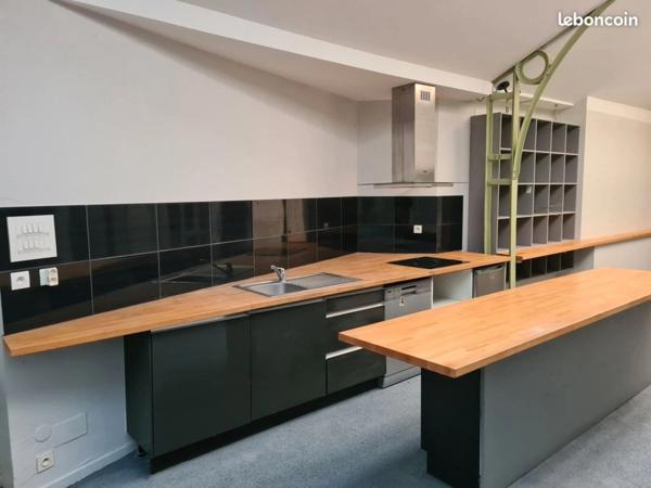 Loft, local commercial ou bureau, cœur de ville, rez de chaussée