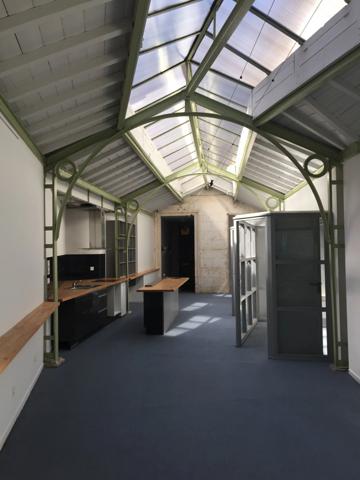 Loft, local commercial ou bureau, cœur de ville, rez de chaussée