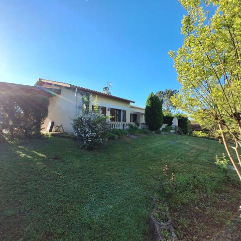 Maison plain pied de 127m² hab avec sous sol sur un terrain de 859m² , Maison plain pied de 127m² hab avec sous sol sur un terrain de 859m² ,