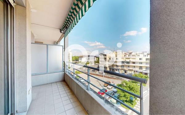 Appartement à vendre    3 pièces • 100,96 m2 Bron