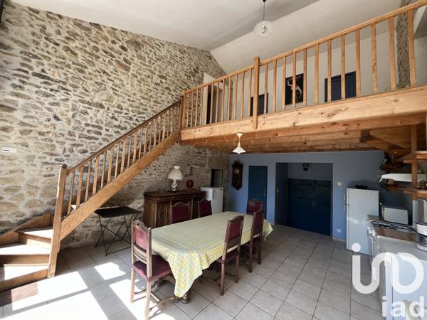 Maison à vendre 6 pièces 162 m² Terres-de-Haute-Charente