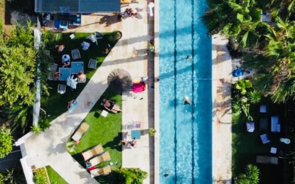 Immeuble à vendre    26 pièces •  La Crau