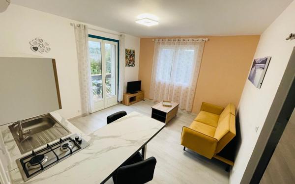 Immeuble à vendre    26 pièces •  La Crau