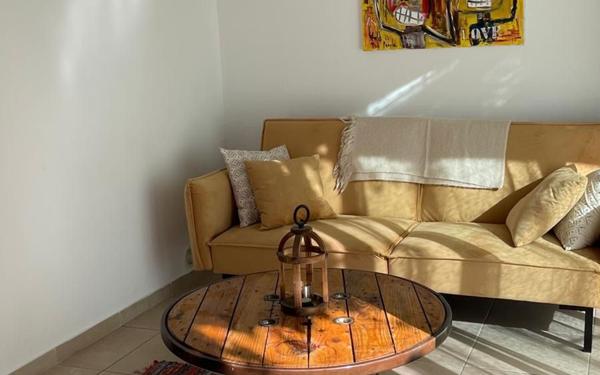 Immeuble à vendre    26 pièces •  La Crau