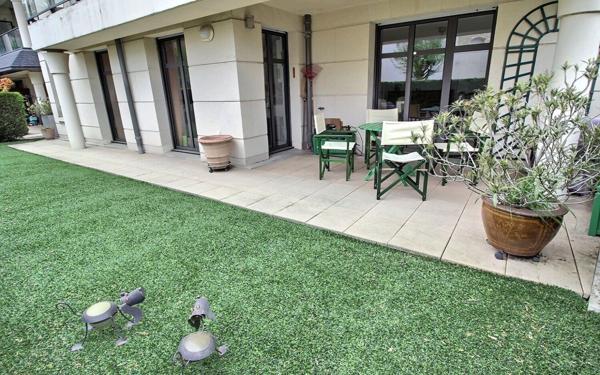 Appartement à vendre    4 pièces • 99,83 m2 Joinville-le-Pont