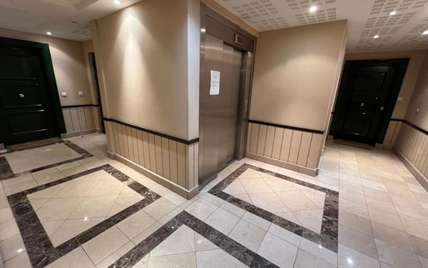 Appartement à vendre    4 pièces • 99,83 m2 Joinville-le-Pont