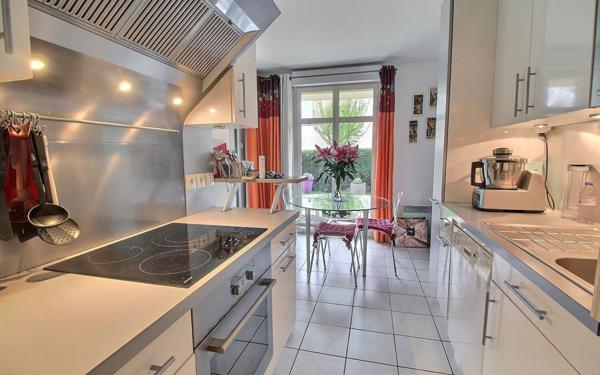 Appartement à vendre    4 pièces • 99,83 m2 Joinville-le-Pont