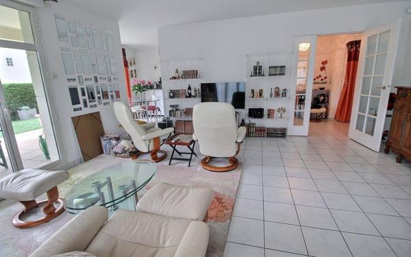 Appartement à vendre    4 pièces • 99,83 m2 Joinville-le-Pont