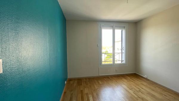 MAISON FAMILIALE 140 M² – 6 CHAMBRES – 2 SUITES PARENTALES – JARDIN – GARAGE – PLAISIR