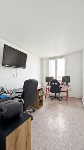 Location
                Appartement81 m² - 4 Pièces -
                    VILLENEUVE SAINT GEORGES (94190)